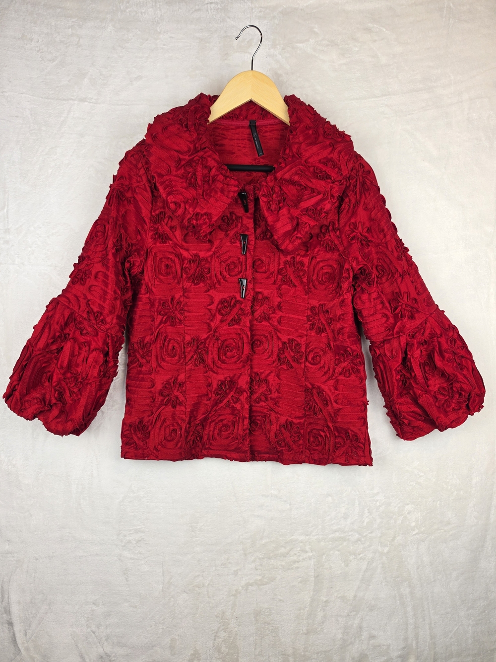 IC by Connie K Red Rose Textured Jacket Women's Small Puff Sleeve Made in USA